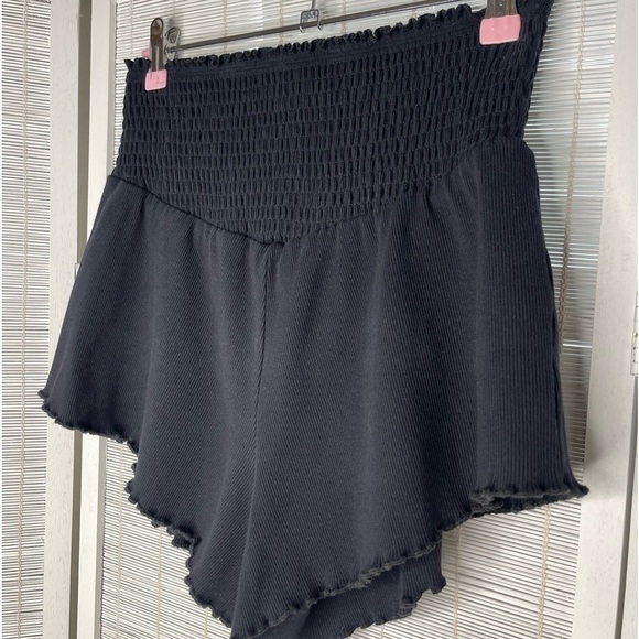 Lovers and Friends Black Smocked Shorts - Picture 2 of 7